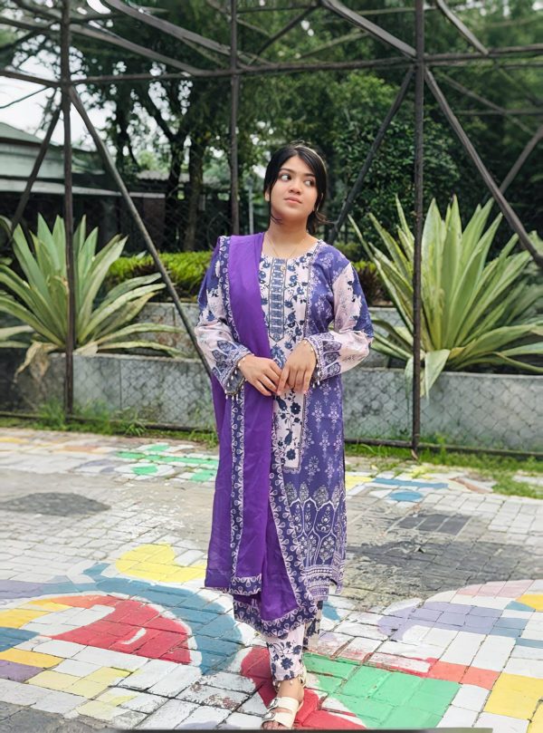 রাজকীয় দুবাই সিল্ক ডিজিটাল প্রিন্ট থ্রি-পিস - মিরর ও লেস ওয়ার্ক কালেকশন - Image 3