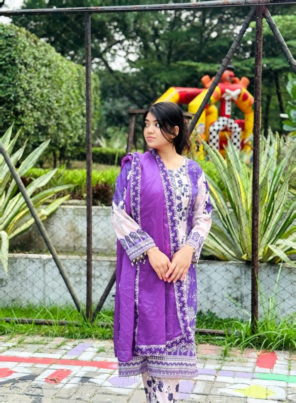 রাজকীয় দুবাই সিল্ক ডিজিটাল প্রিন্ট থ্রি-পিস - মিরর ও লেস ওয়ার্ক কালেকশন - Image 1