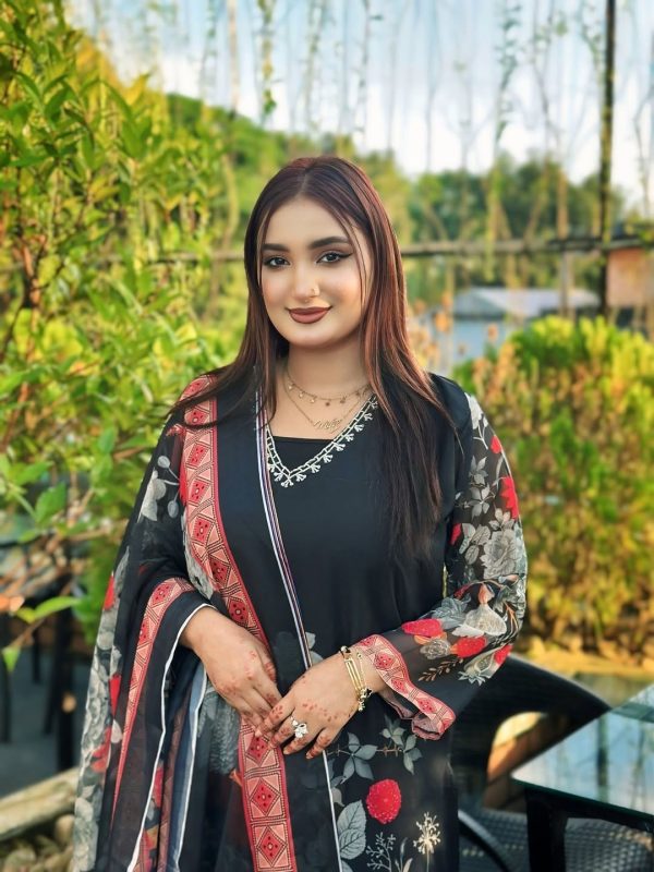 প্রিমিয়াম ডিজিটাল প্রিন্ট জর্জেট থ্রি-পিস সেট (অ্যাটাচড ইনার ও সিল্ক প্যান্টসহ) - Image 1